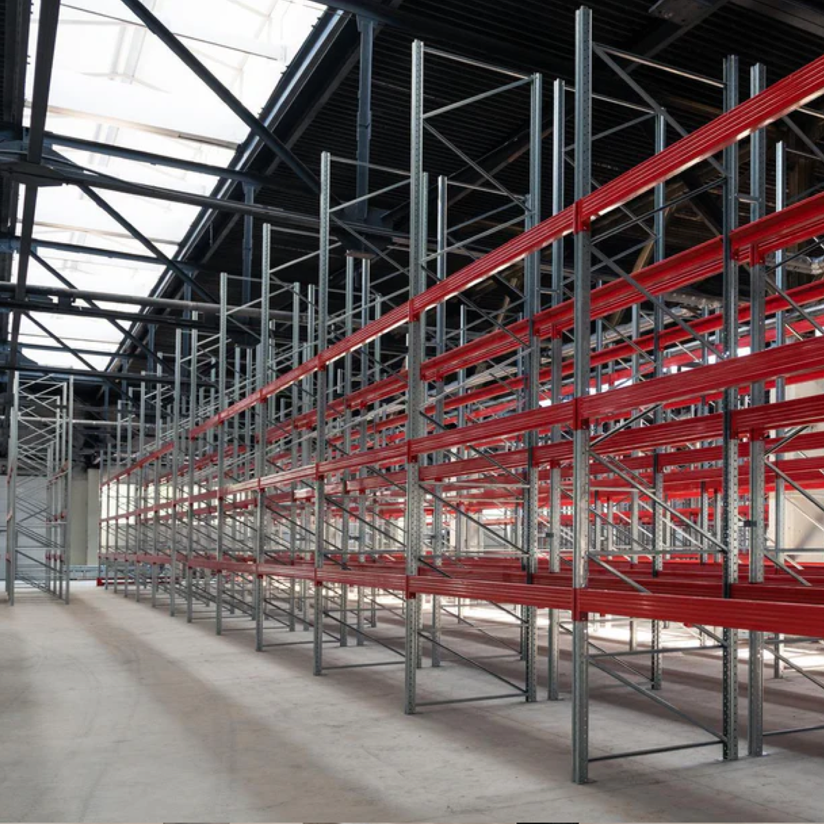Image of Démontage de racks à palettes